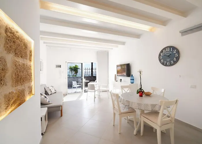 Puerta Del Sol La Caleta